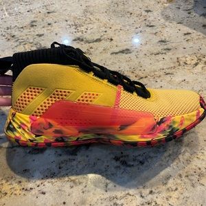 Adidas Dame 5-“Dame Goose”-Bold Gold/Shock Red/Blk